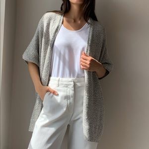 Community Ionic Cape